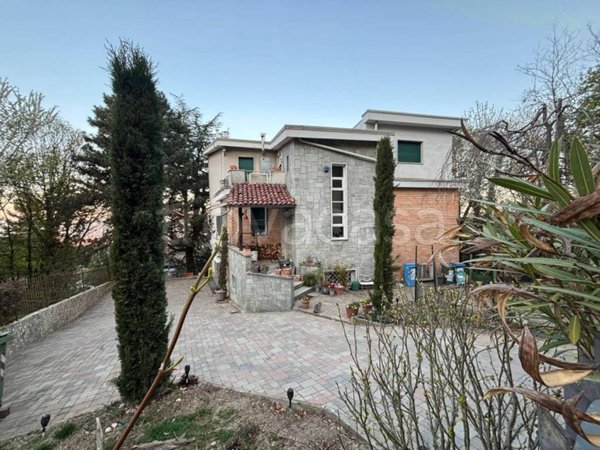 casa indipendente in vendita a Moncalieri in zona Revigliasco