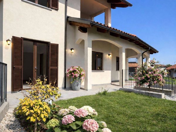 casa indipendente in vendita a Moncalieri in zona Testona