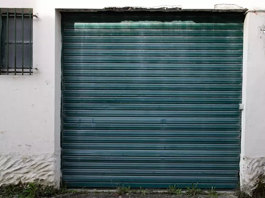 locale di sgombero in vendita a Moncalieri