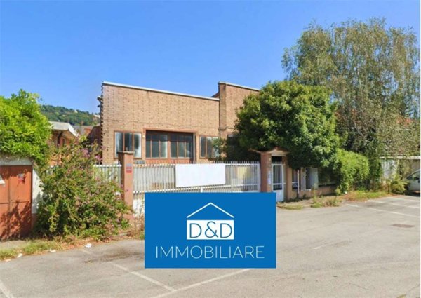 capannone in vendita a Moncalieri