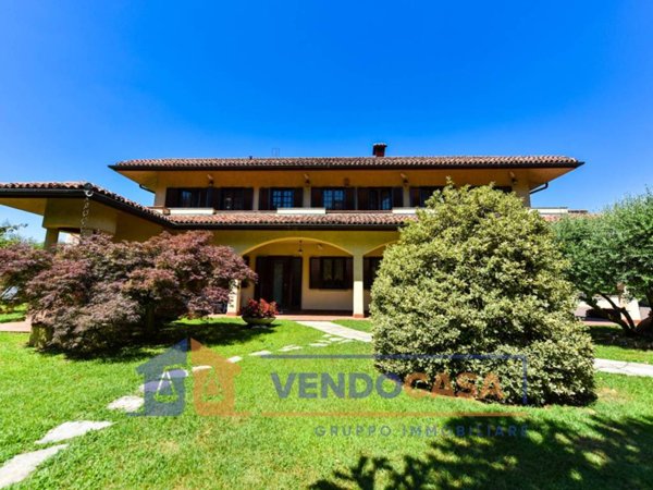 casa indipendente in vendita a Moncalieri in zona Testona