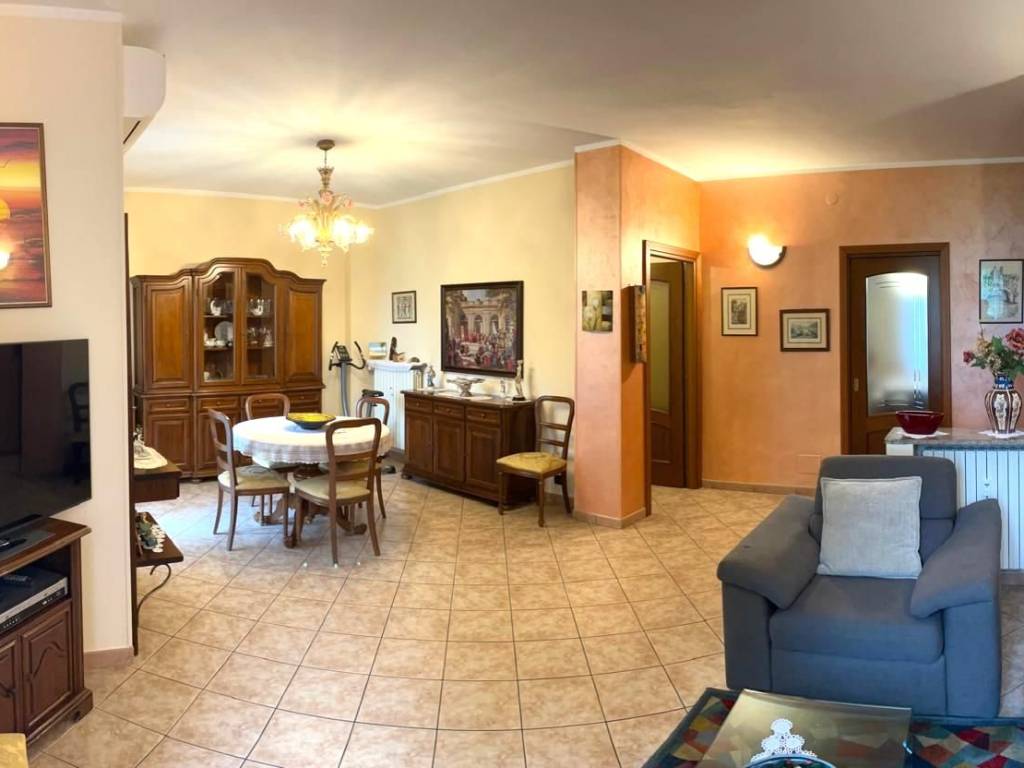 appartamento in vendita a Moncalieri in zona Tetti Piatti