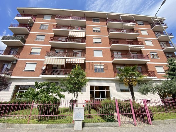 appartamento in vendita a Moncalieri in zona Borgo San Pietro