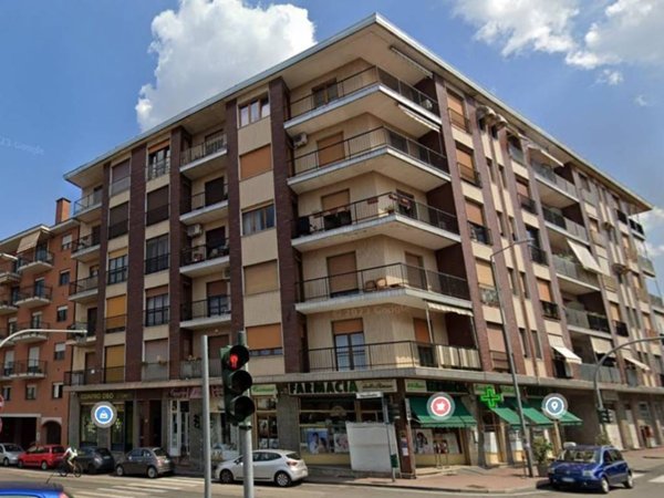 negozio in vendita a Moncalieri