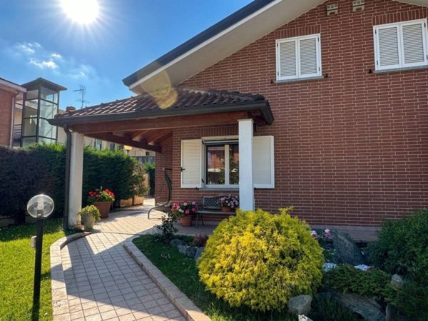 casa indipendente in vendita a Moncalieri in zona Tagliaferro