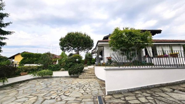 casa indipendente in vendita a Moncalieri in zona Testona