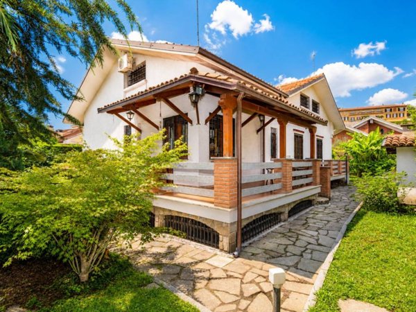 casa indipendente in vendita a Moncalieri in zona Boccia d'Oro
