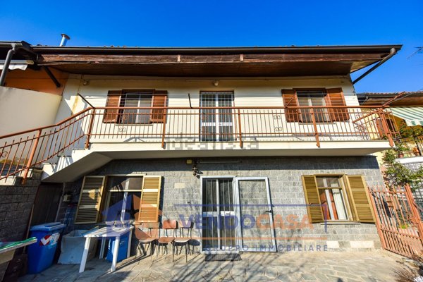casa indipendente in vendita a Moncalieri in zona Tagliaferro
