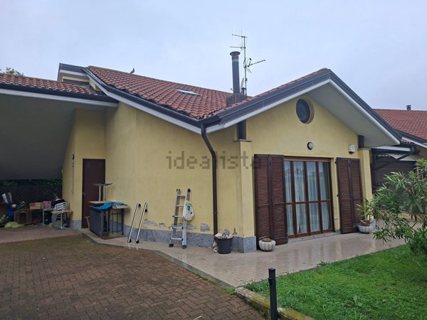 casa indipendente in vendita a Moncalieri
