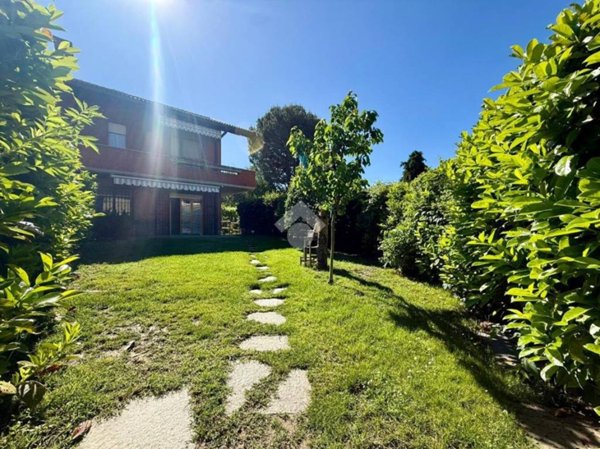 casa indipendente in vendita a Moncalieri in zona Testona