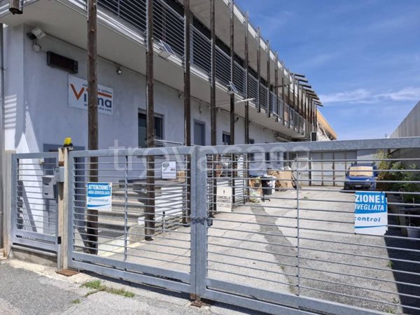 ufficio in vendita a Moncalieri in zona Carpice