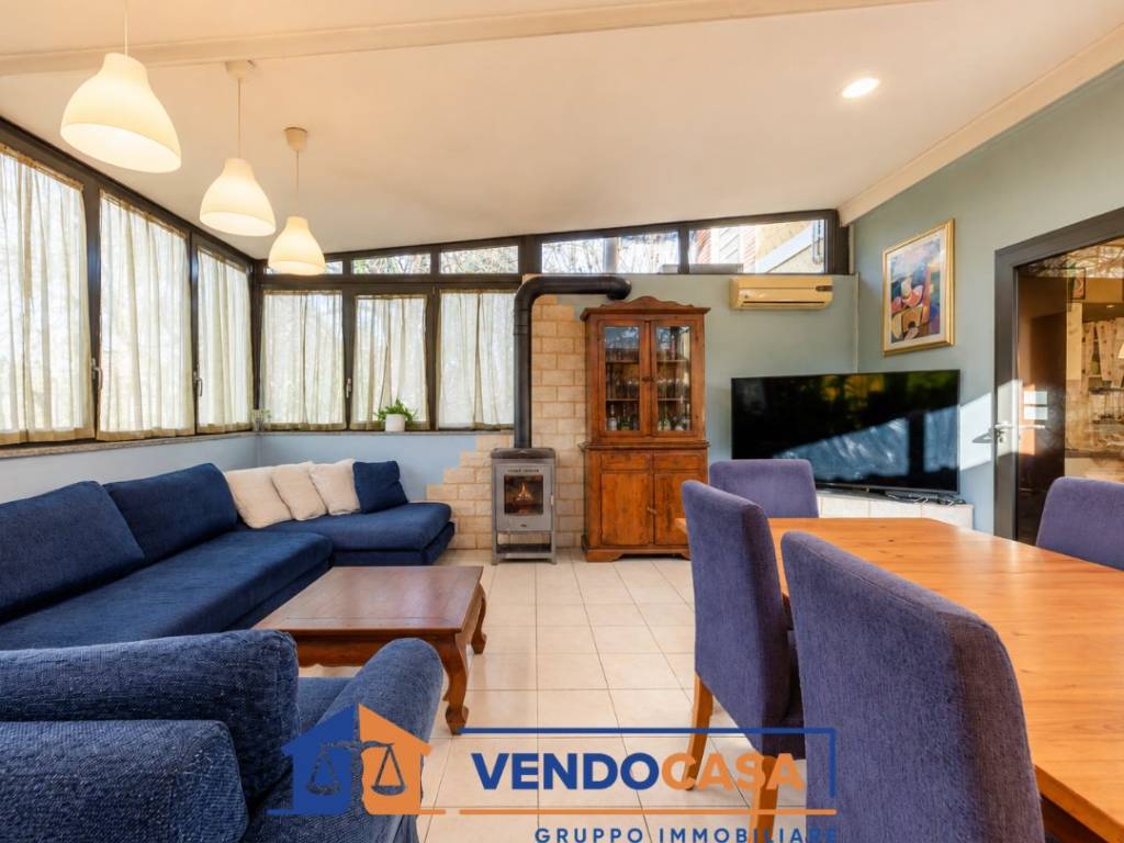 casa indipendente in vendita a Moncalieri in zona Barauda