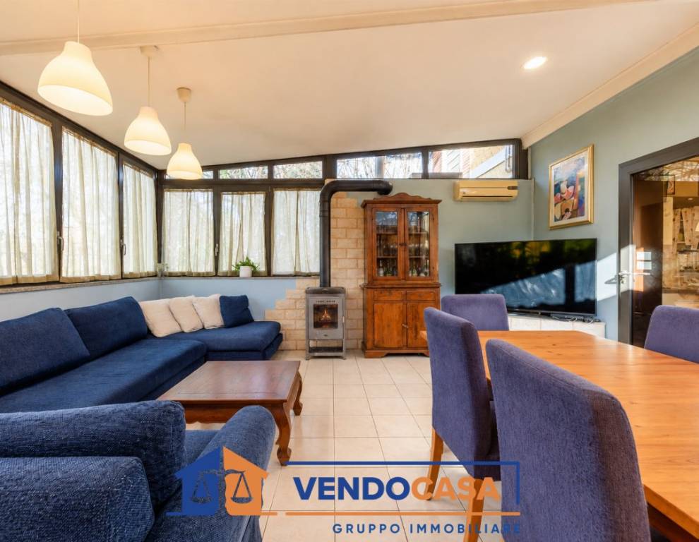 casa indipendente in vendita a Moncalieri in zona Testona