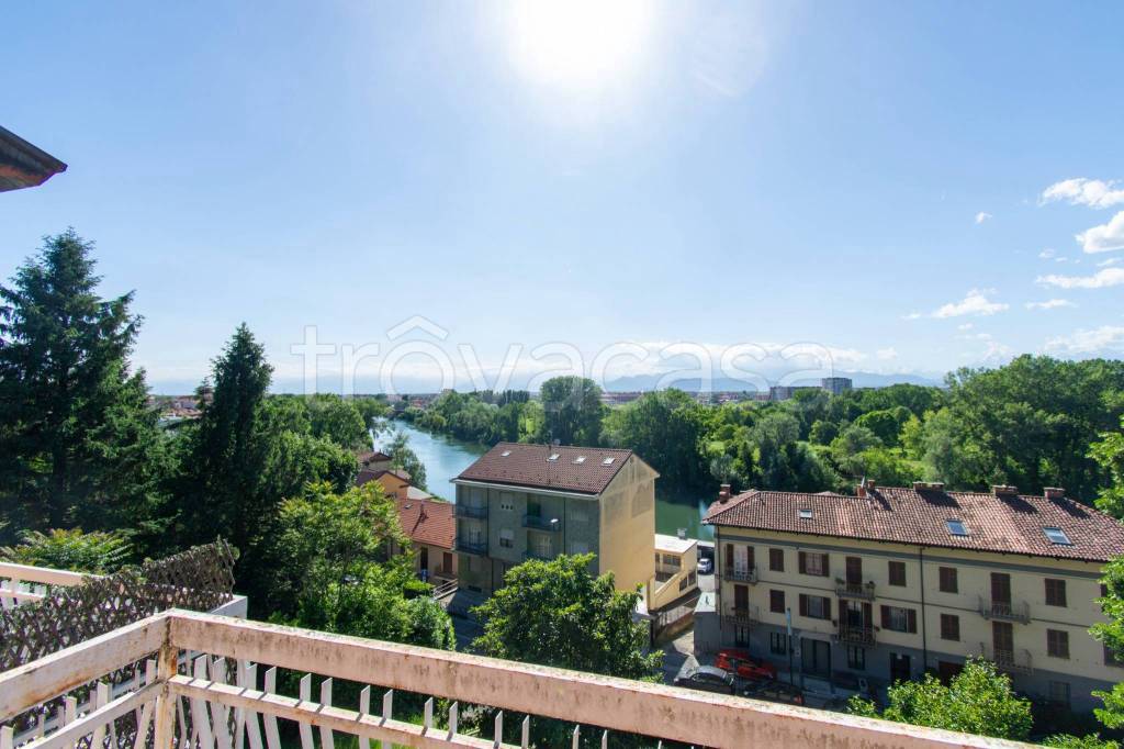 appartamento in vendita a Moncalieri in zona Boccia d'Oro