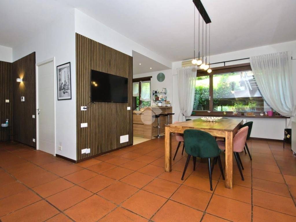 casa indipendente in vendita a Moncalieri in zona Revigliasco