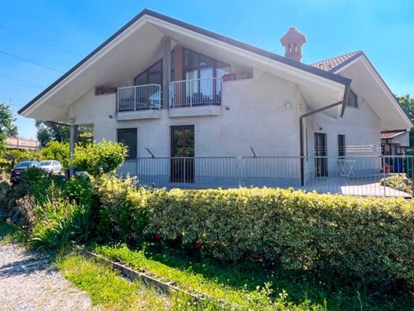 casa indipendente in vendita a Moncalieri in zona Testona