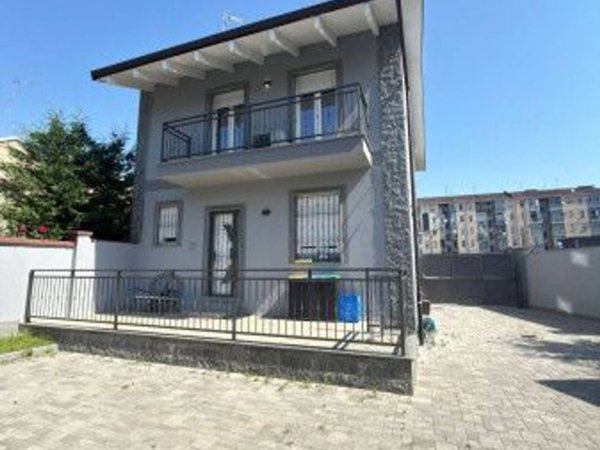 casa indipendente in vendita a Moncalieri