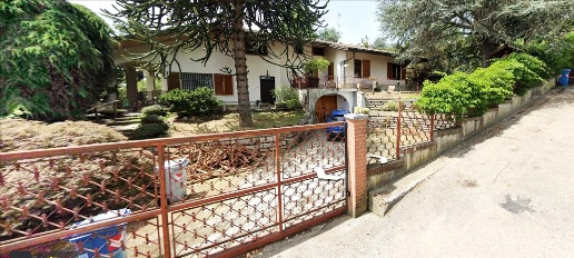 casa indipendente in vendita a Moncalieri in zona Revigliasco