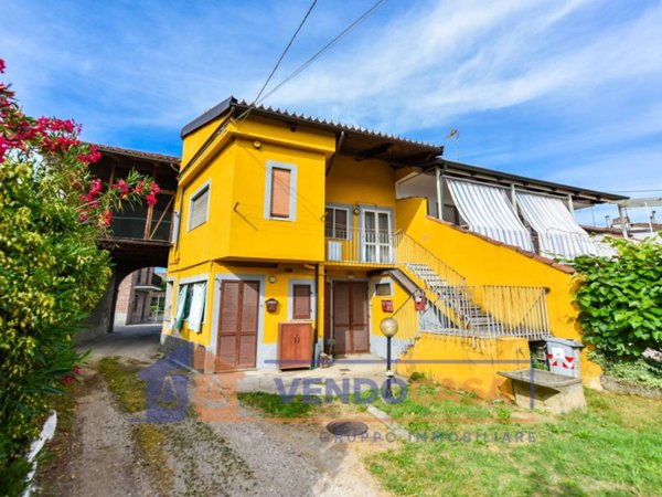 casa indipendente in vendita a Moncalieri in zona Tagliaferro