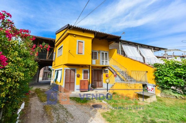 casa indipendente in vendita a Moncalieri in zona Tagliaferro