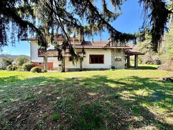 casa indipendente in vendita a Moncalieri in zona Revigliasco
