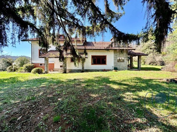 casa indipendente in vendita a Moncalieri in zona Revigliasco