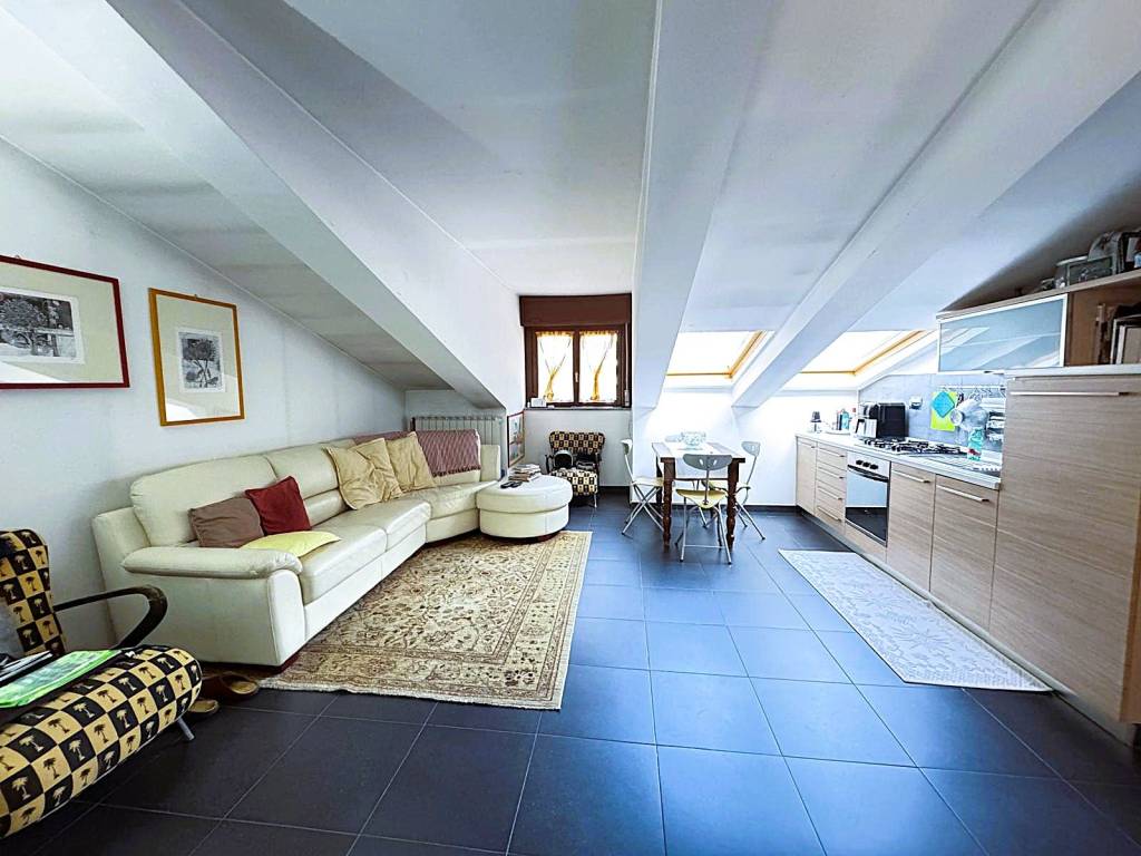 appartamento in vendita a Moncalieri in zona Borgo San Pietro