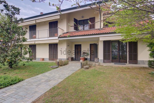 casa indipendente in vendita a Moncalieri in zona Testona