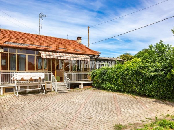 casa indipendente in vendita a Moncalieri in zona Carpice