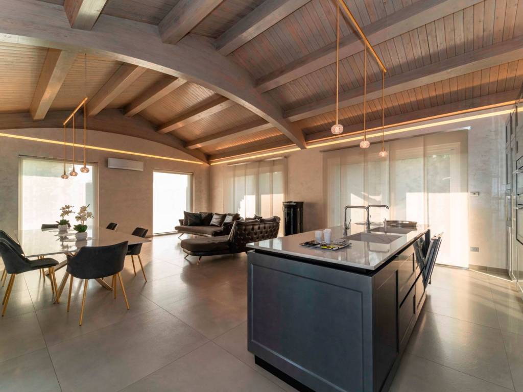 casa indipendente in vendita a Moncalieri in zona Tagliaferro