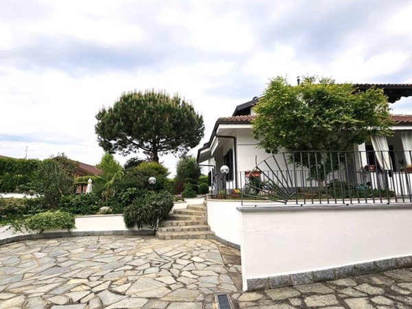 casa indipendente in vendita a Moncalieri in zona Testona