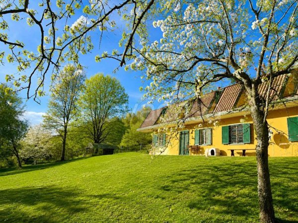 casa indipendente in vendita a Moncalieri in zona Revigliasco