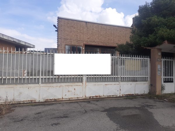 locale di sgombero in vendita a Moncalieri in zona Testona