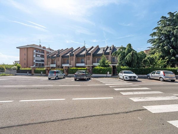 casa indipendente in vendita a Moncalieri in zona Testona
