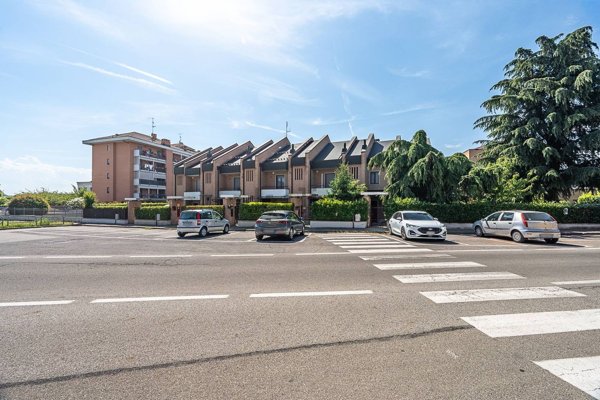 casa indipendente in vendita a Moncalieri in zona Testona
