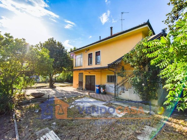 casa indipendente in vendita a Moncalieri in zona Tetti Piatti