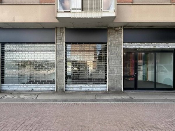 negozio in vendita a Moncalieri in zona Testona