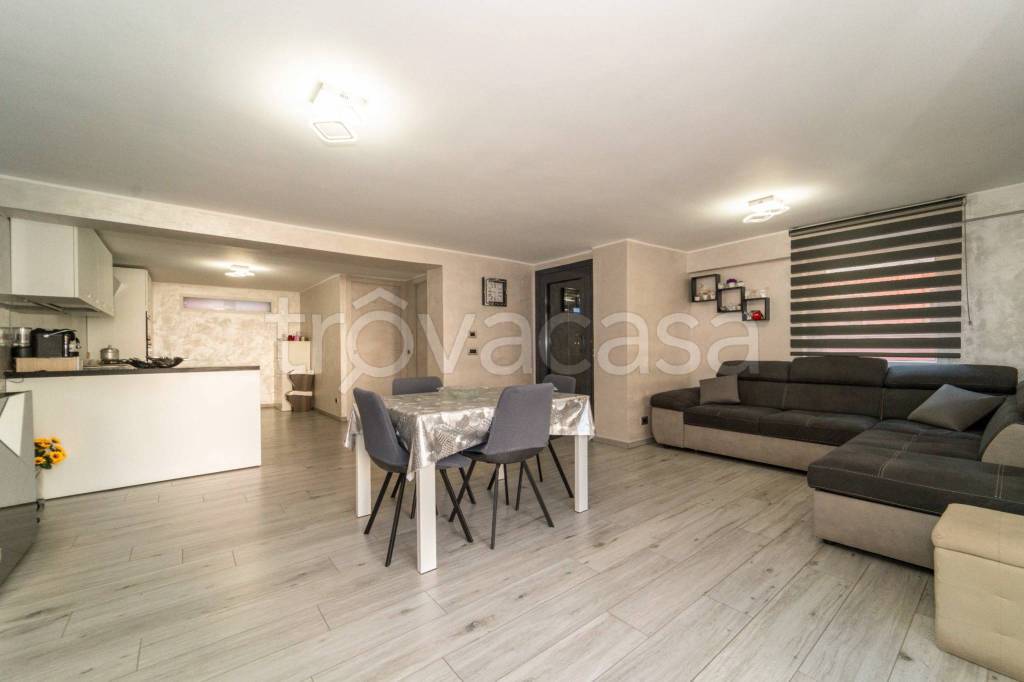 casa indipendente in vendita a Moncalieri