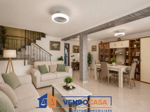 casa indipendente in vendita a Moncalieri in zona Tagliaferro