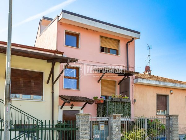 casa indipendente in vendita a Moncalieri in zona Carpice
