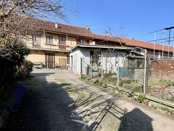casa indipendente in vendita a Moncalieri in zona Testona