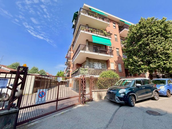 box auto in vendita a Moncalieri in zona Boccia d'Oro