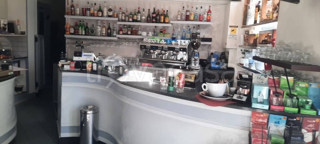 negozio in vendita a Moncalieri in zona Borgo San Pietro