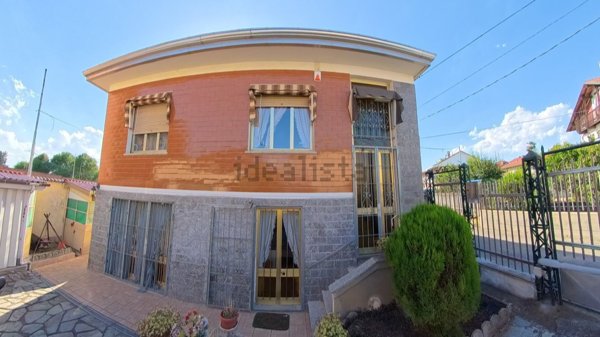 casa indipendente in vendita a Moncalieri in zona Moriondo