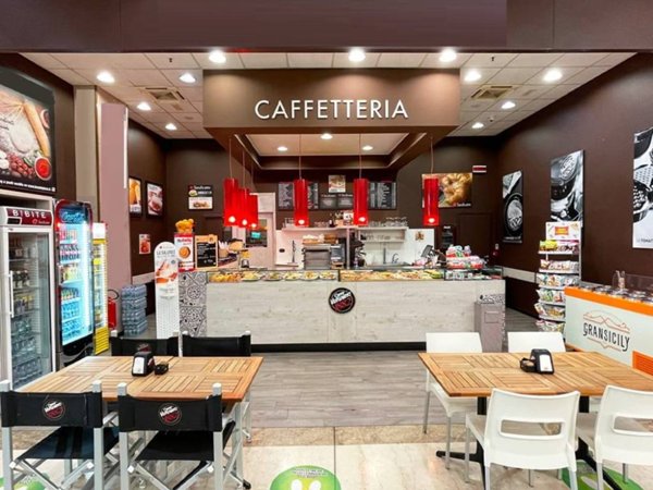 negozio in vendita a Moncalieri in zona Testona