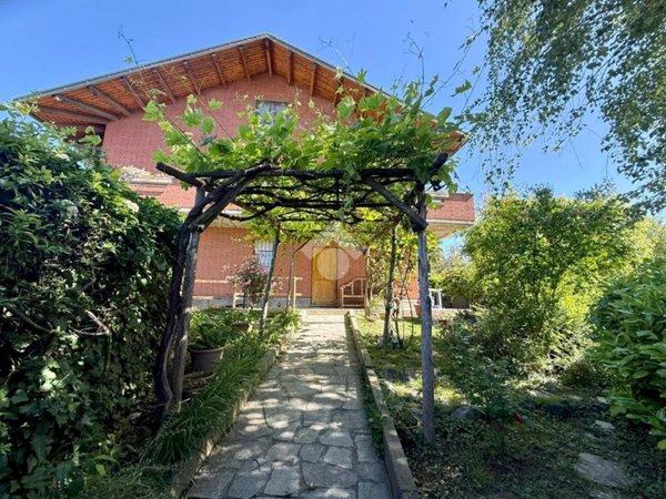 casa indipendente in vendita a Moncalieri in zona Testona