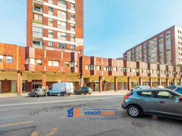 negozio in vendita a Moncalieri in zona Borgo San Pietro