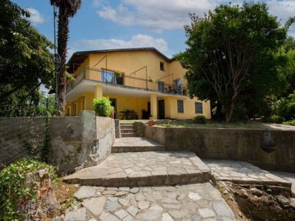 casa indipendente in vendita a Moncalieri in zona Boccia d'Oro