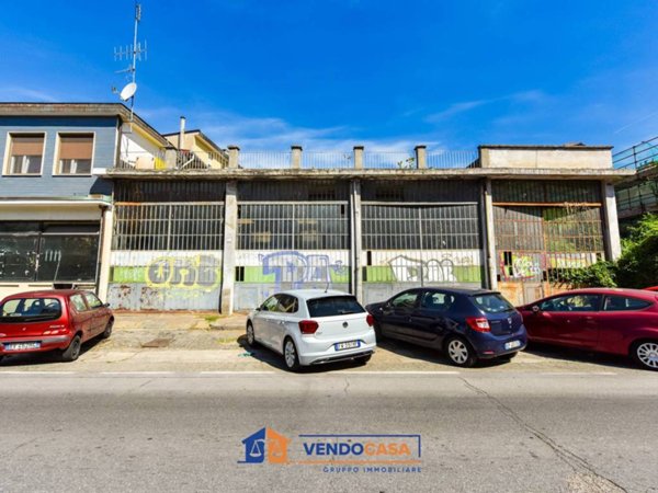 locale commerciale in vendita a Moncalieri in zona Testona