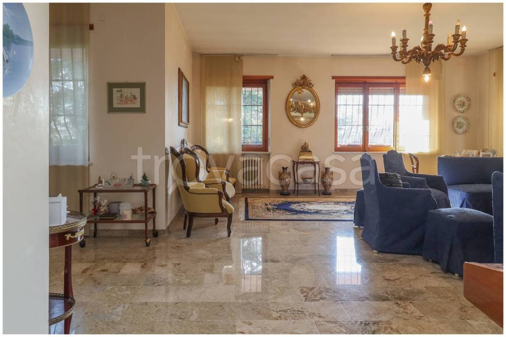 casa indipendente in vendita a Moncalieri in zona Revigliasco